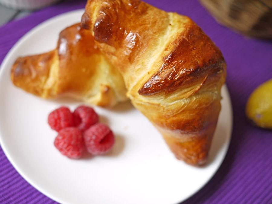 Cornetti Pasquali Ripieni di Uova al Caramello Cadbury