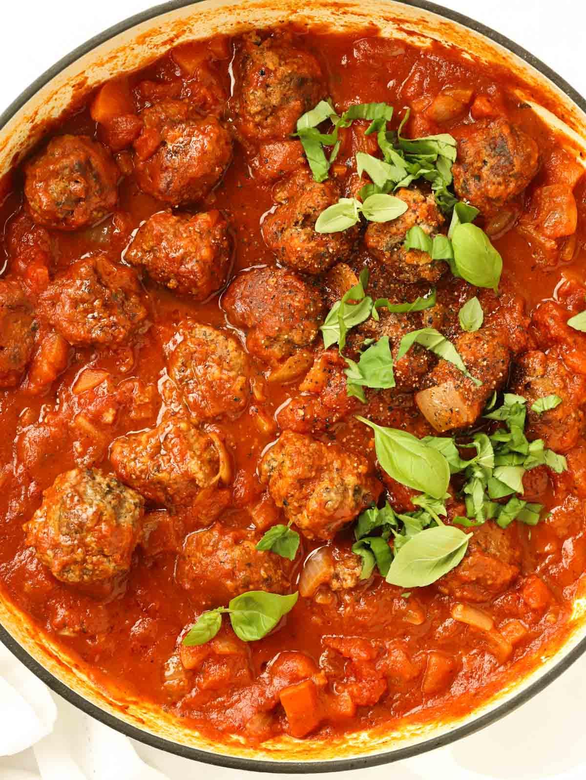 Ricetta facile delle polpette da servire con spaghetti