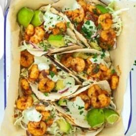 Come preparare Tacos di Gamberi con lime e cajun.