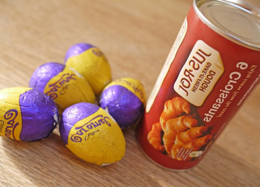 Cornetti Ripieni di Uova al Caramello Cadbury