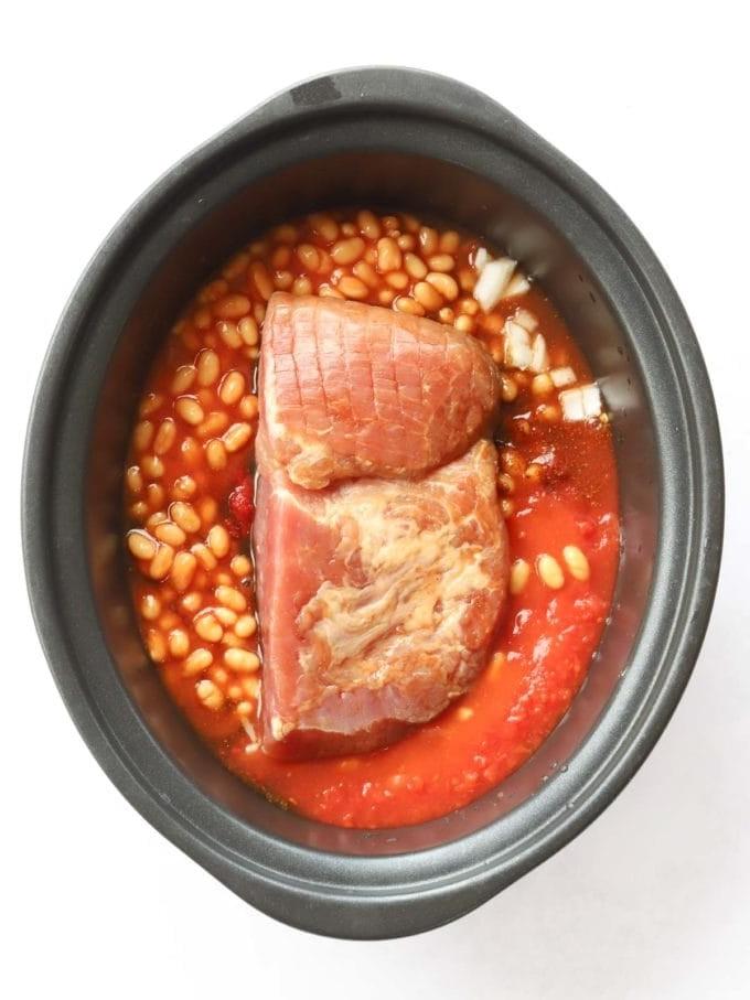 Facile Stufato da Falò {Ricetta per Pentola a Cottura Lenta} 4 Prosciutto crudo nella slow cooker con fagioli per la ricetta dello Stufato da Campo.
