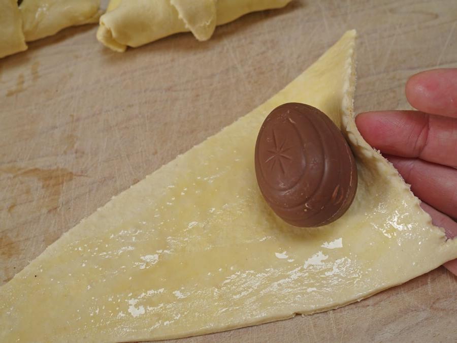 Cornetti Ripieni di Uova al Caramello Cadbury