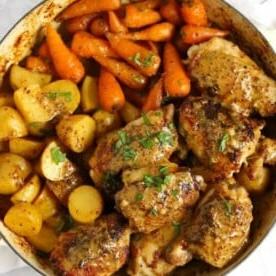 Piano Pasti 23 (5 Cene Sotto i £30) 7 Una grande teglia di pollo con carote e patate per un piatto unico di Pollo al Miele e Senape.