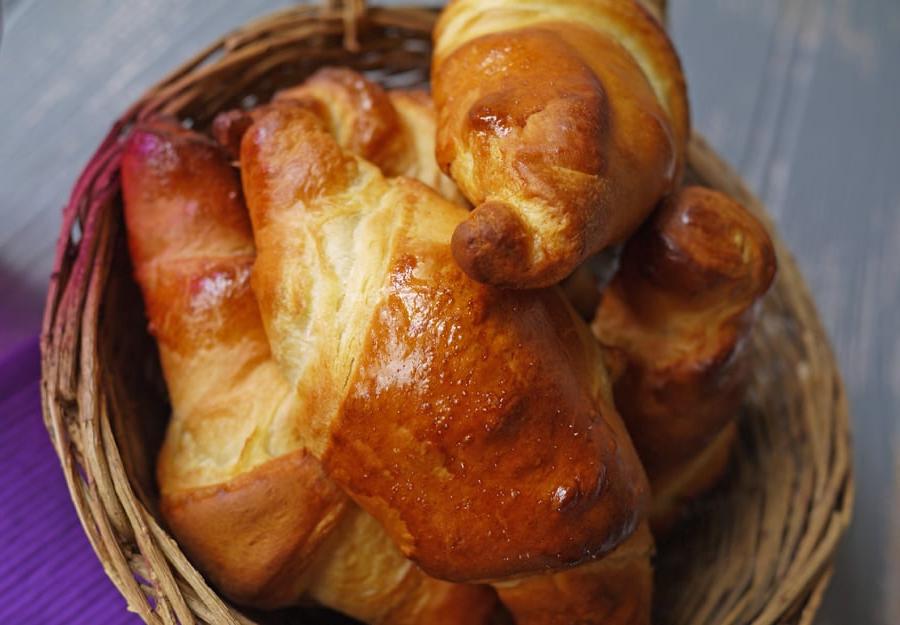 Cornetti Ripieni di Uova al Caramello Cadbury
