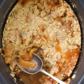 Menù di San Valentino o delle Amiche 8 Crumble di Mele fatto in una slow cooker.