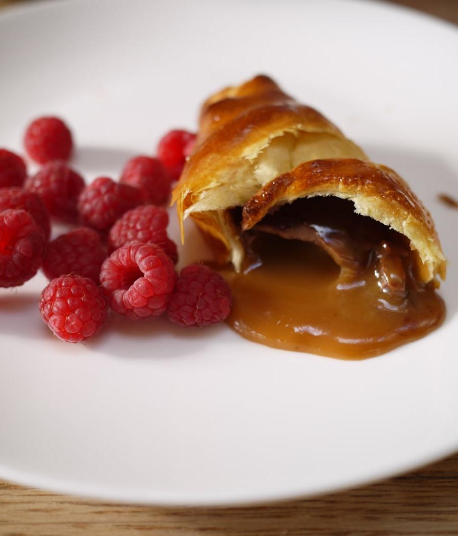 Cornetti Ripieni di Uova al Caramello Cadbury