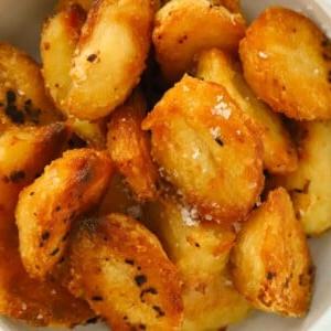 **Patate Arrosto {Le Migliori di Sempre, Ricetta Facile!}** 9 Patate Arrosto facili appena uscite dal forno, dorate e croccanti.