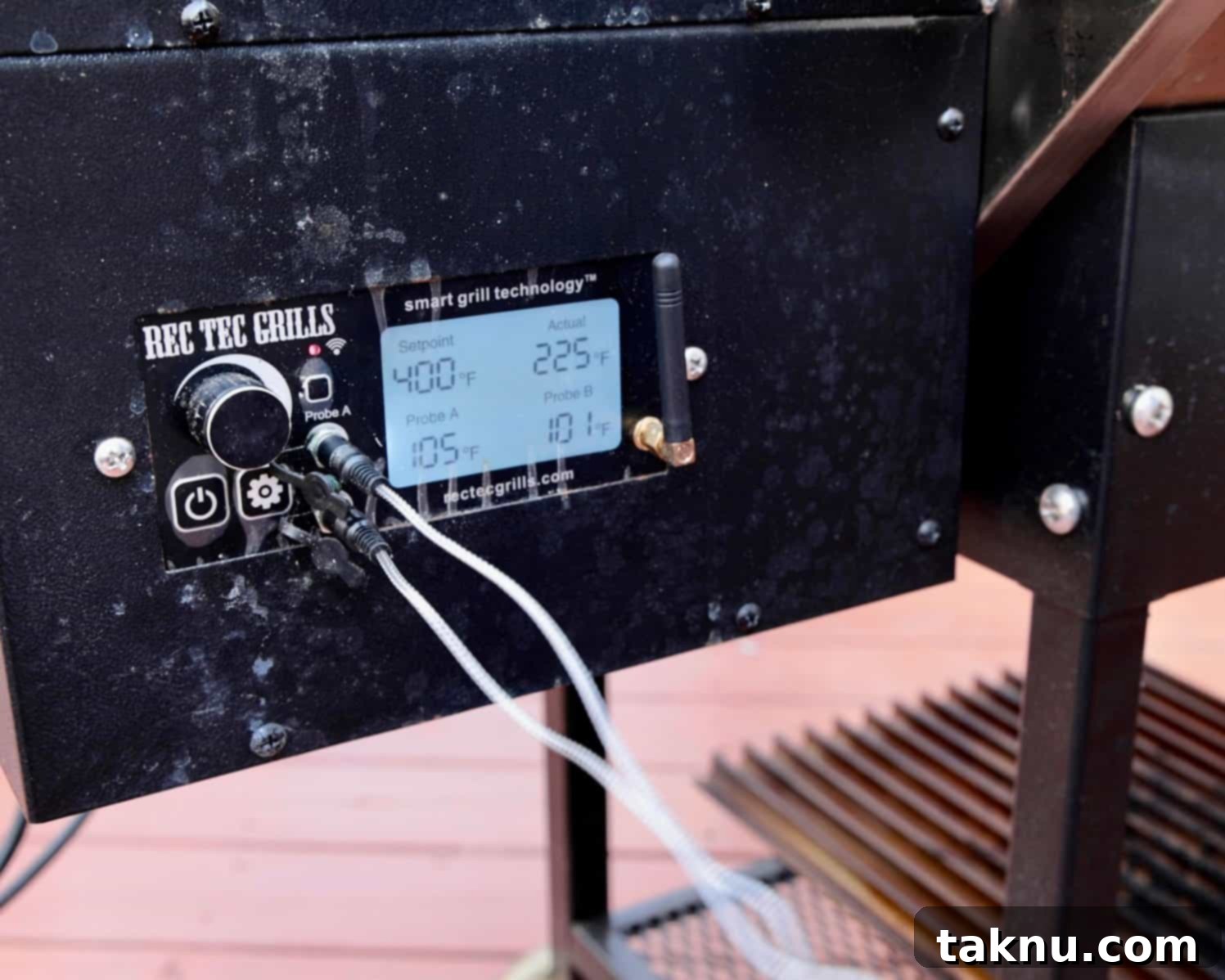 Smoker set to 400 degrees 